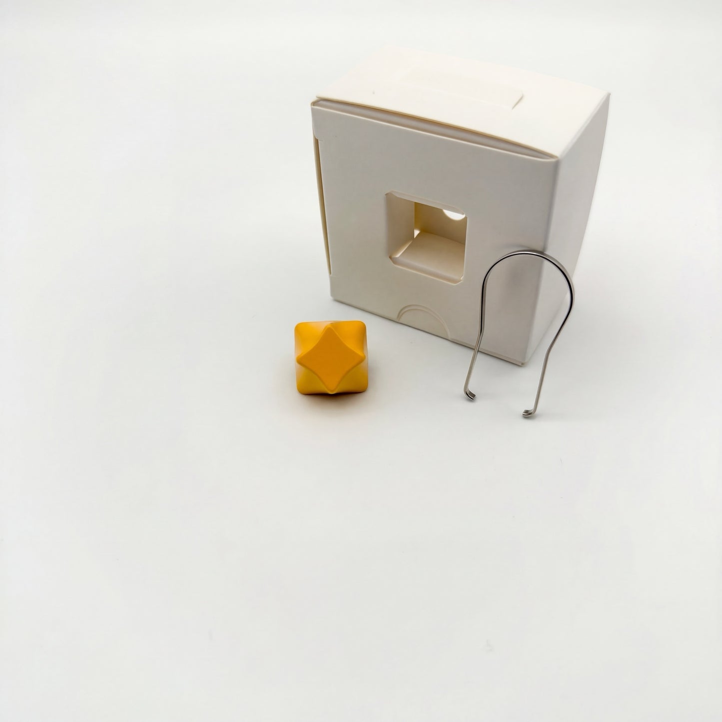 Star artisan keycap golden yellow gift set with windowed box and wire keycap puller