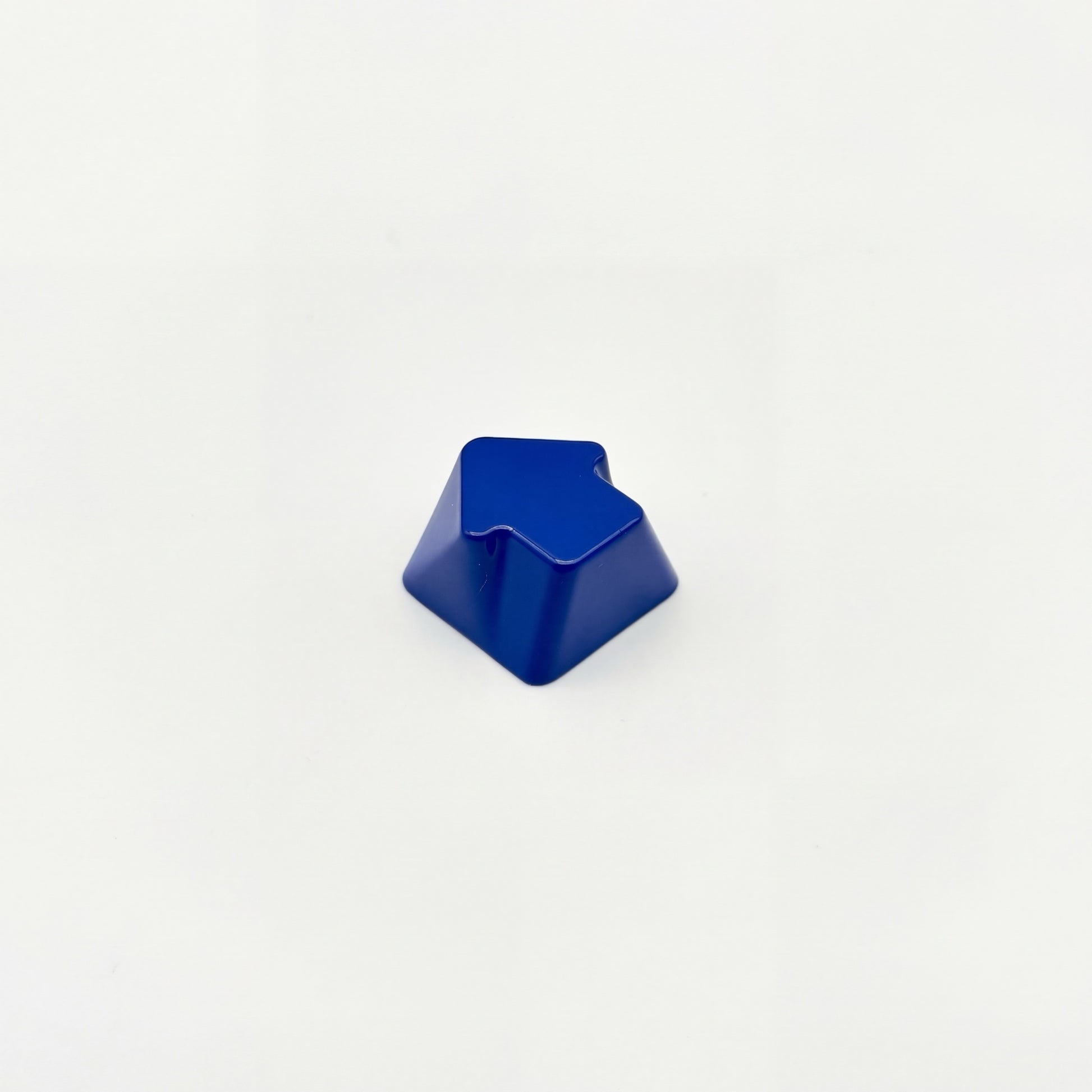 Arrow novelty keycap navy blue side profile showing 3D relief sculpted arrow zinc alloy