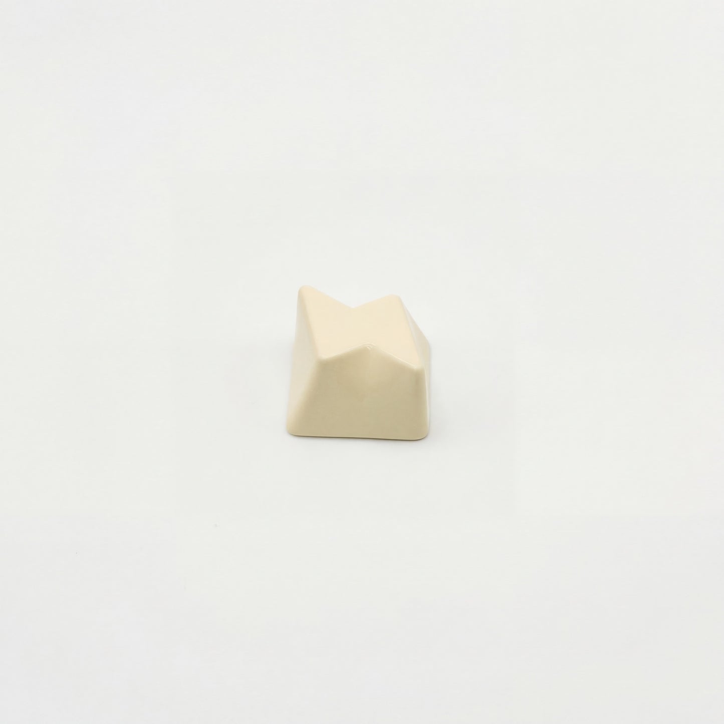 Geometric lightning custom keycap cream white die-cast metal painted lacquer front view