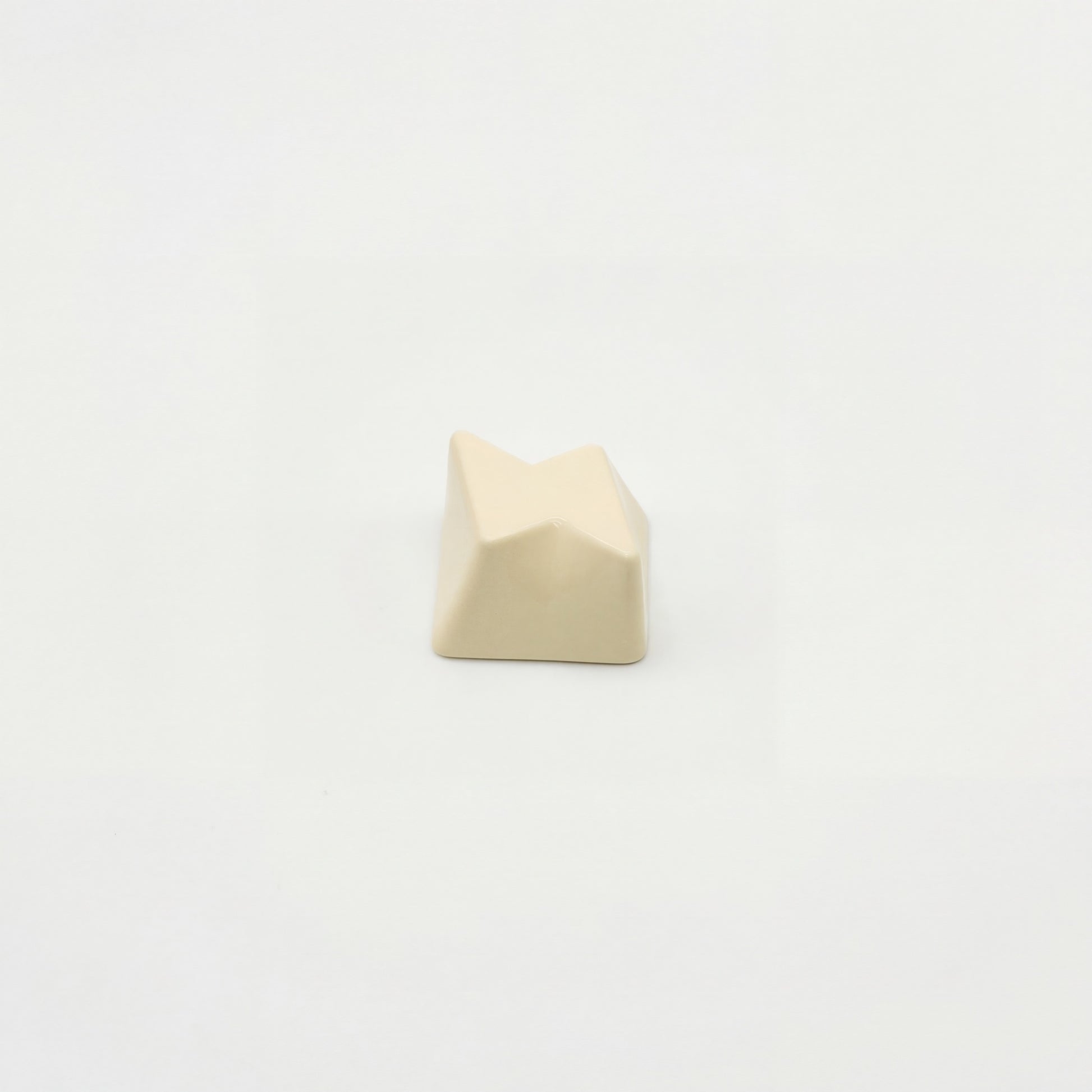 Geometric lightning custom keycap cream white die-cast metal painted lacquer front view