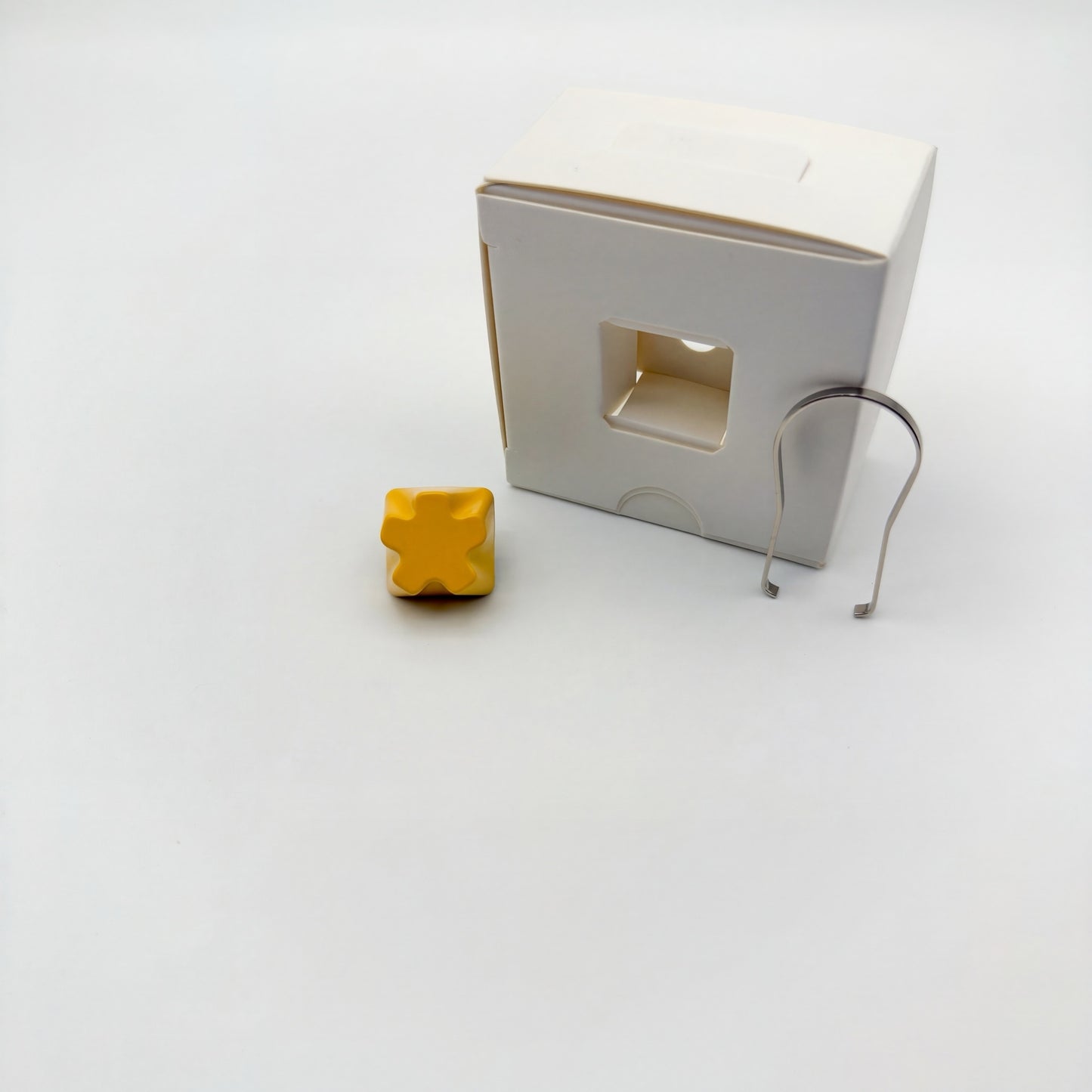 Star artisan keycap yellow gift set with windowed box and wire keycap puller