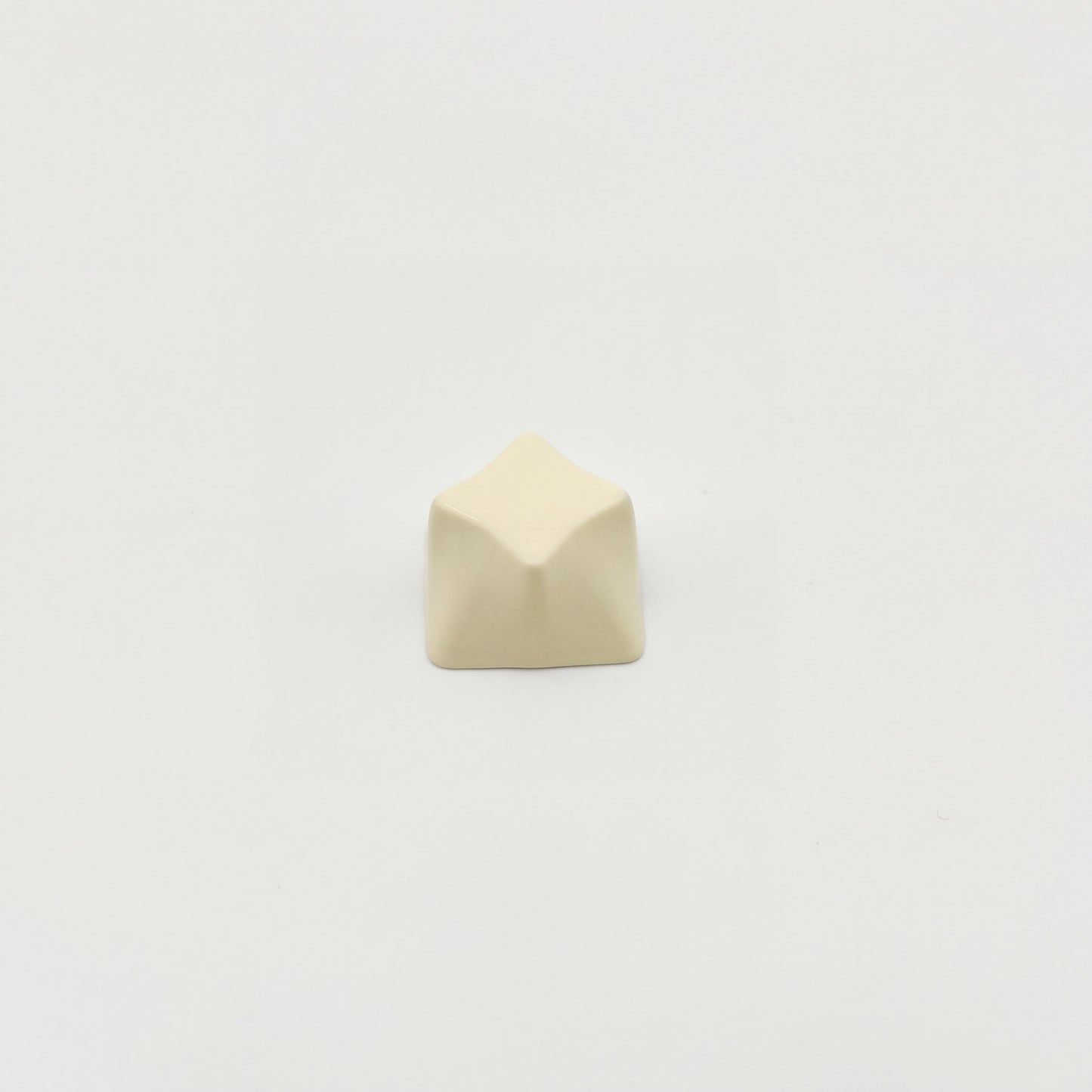Sculpted star custom keycap cream white die-cast zinc alloy minimalist design front view